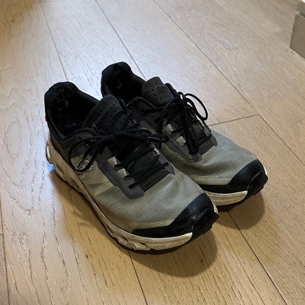 Women’s On Black and Gray Running Shoes